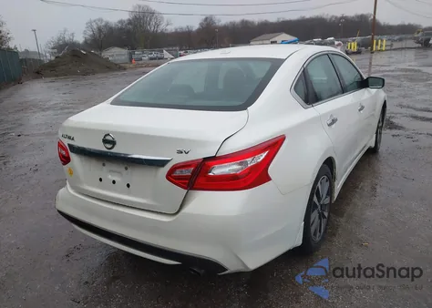 2017 Nissan Altima 2.5 Sv z USA, uszkodzony, nr VIN 1N4AL3AP9HC252290